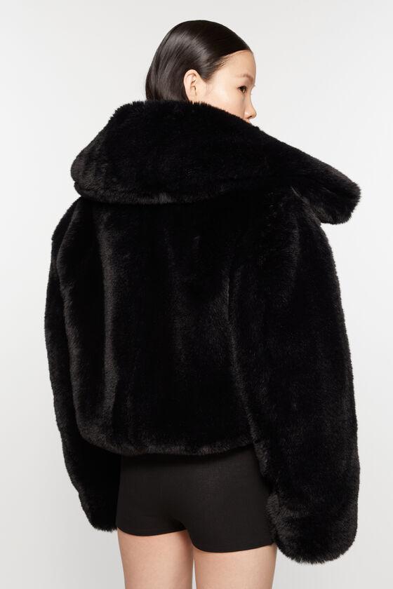 Fluffy jacket Product Image