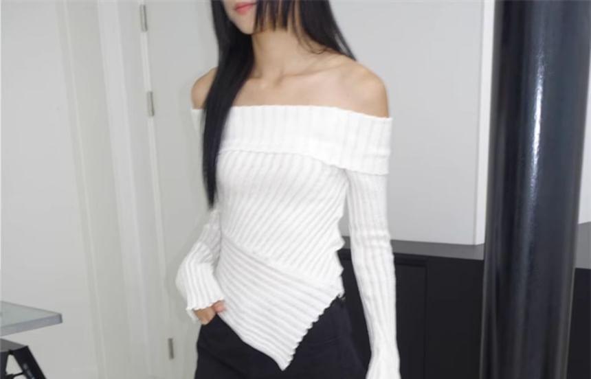 Off-Shoulder Plain Asymmetrical Ribbed Sweater Product Image