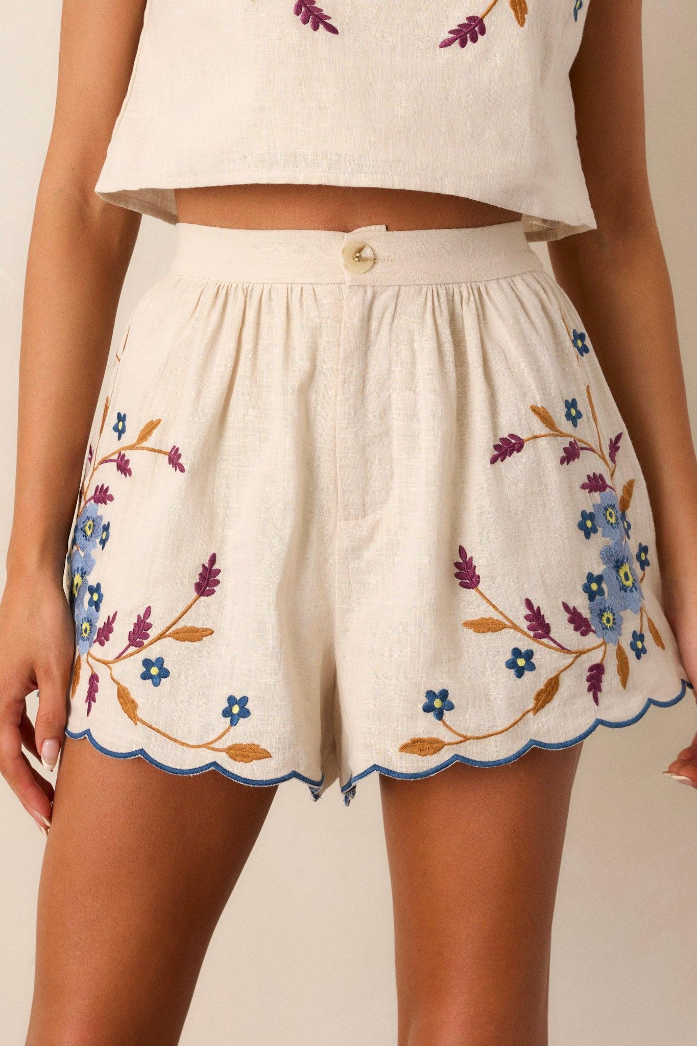 Who Knew Natural Floral Embroidered Scallop Hem Shorts Product Image