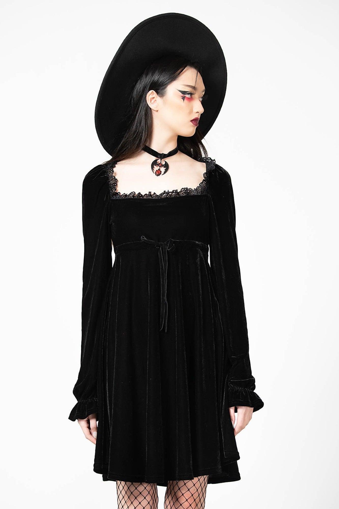 Imperia Long Sleeve Velvet Dress [B] Female Product Image