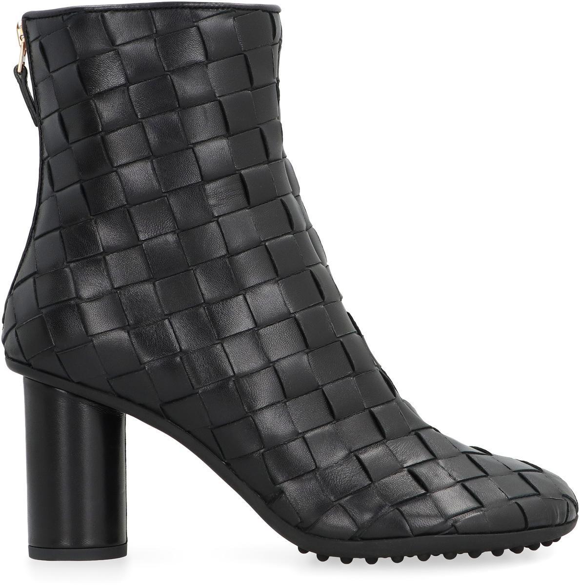 BOTTEGA VENETA Intrecciato Atomic Kitten Ankle Boots In Schwarz Product Image