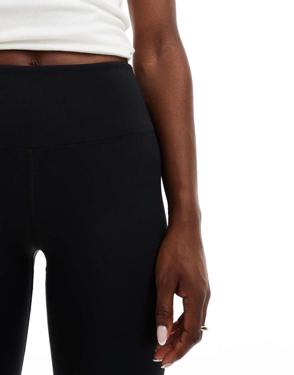 Urban Threads butter soft leggings in black Product Image