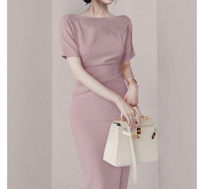 Short-Sleeve Boat Neck Plain Sheath Dress Product Image