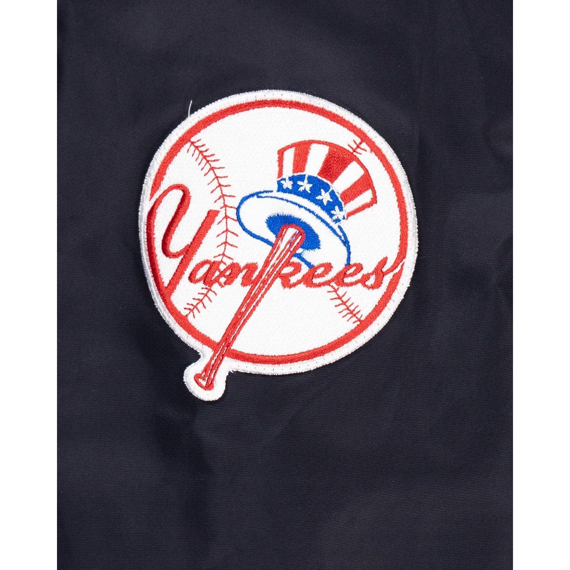 New York Yankees Logo Select Jacket Male Product Image