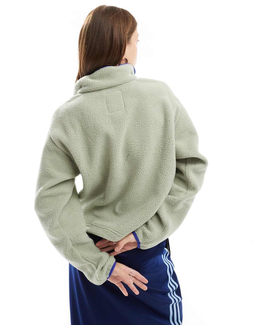 Columbia Helvetia II cropped half snap fleece in safari green Product Image