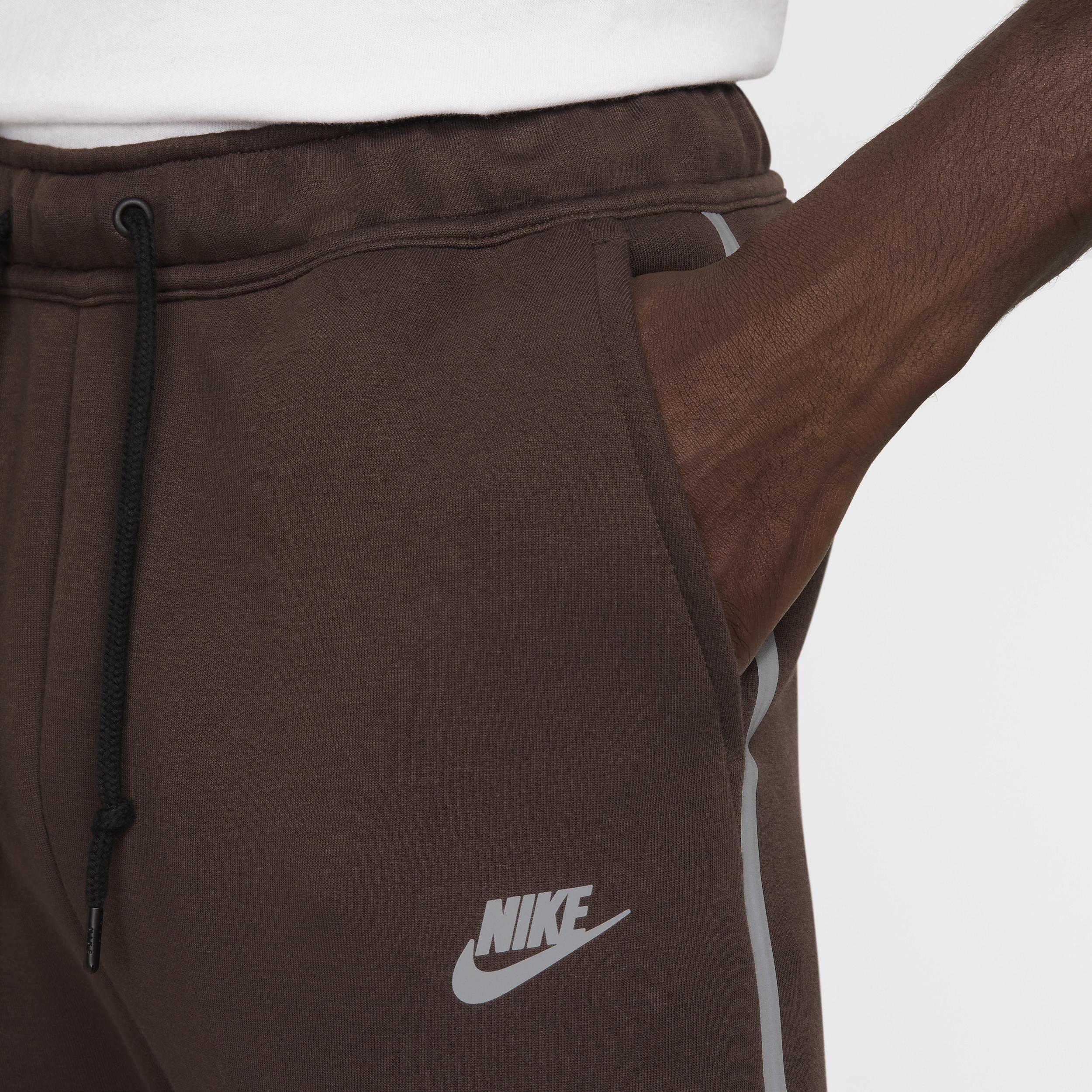 Nike Tech Men's Reflective Details Fleece Joggers Product Image