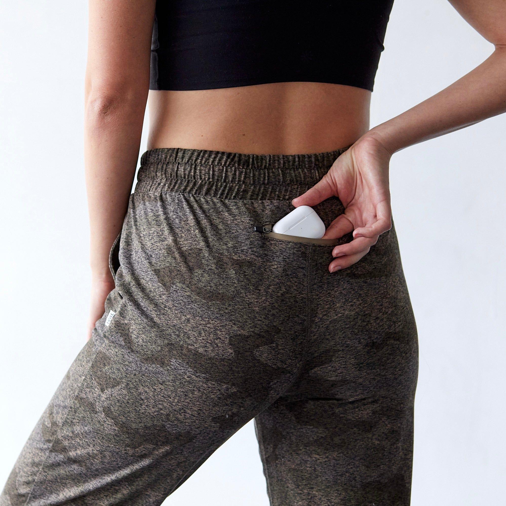 Women's Roam Joggers Product Image