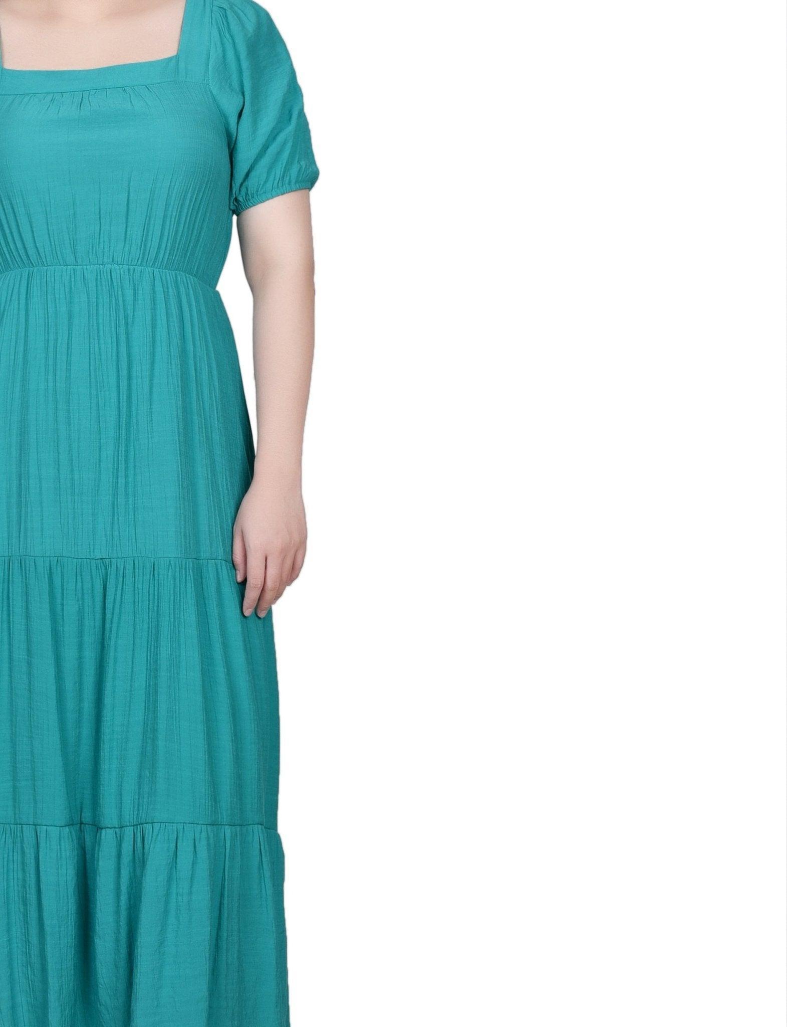 Short Sleeve Tiered Midi Dress Product Image