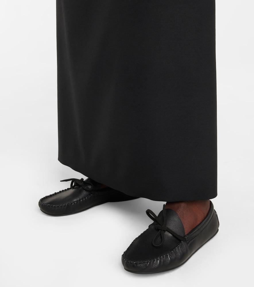 THE ROW Lucca Calfskin Mocassin Loafers In Schwarz Product Image