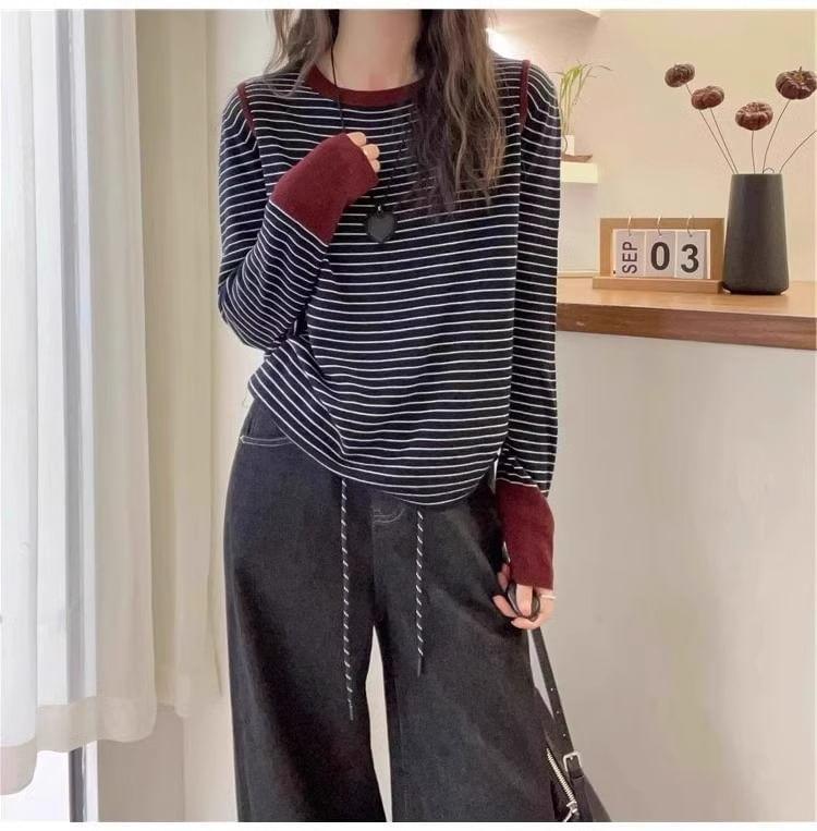 Long-Sleeve Round Neck Striped Contrast Trim Tee Product Image