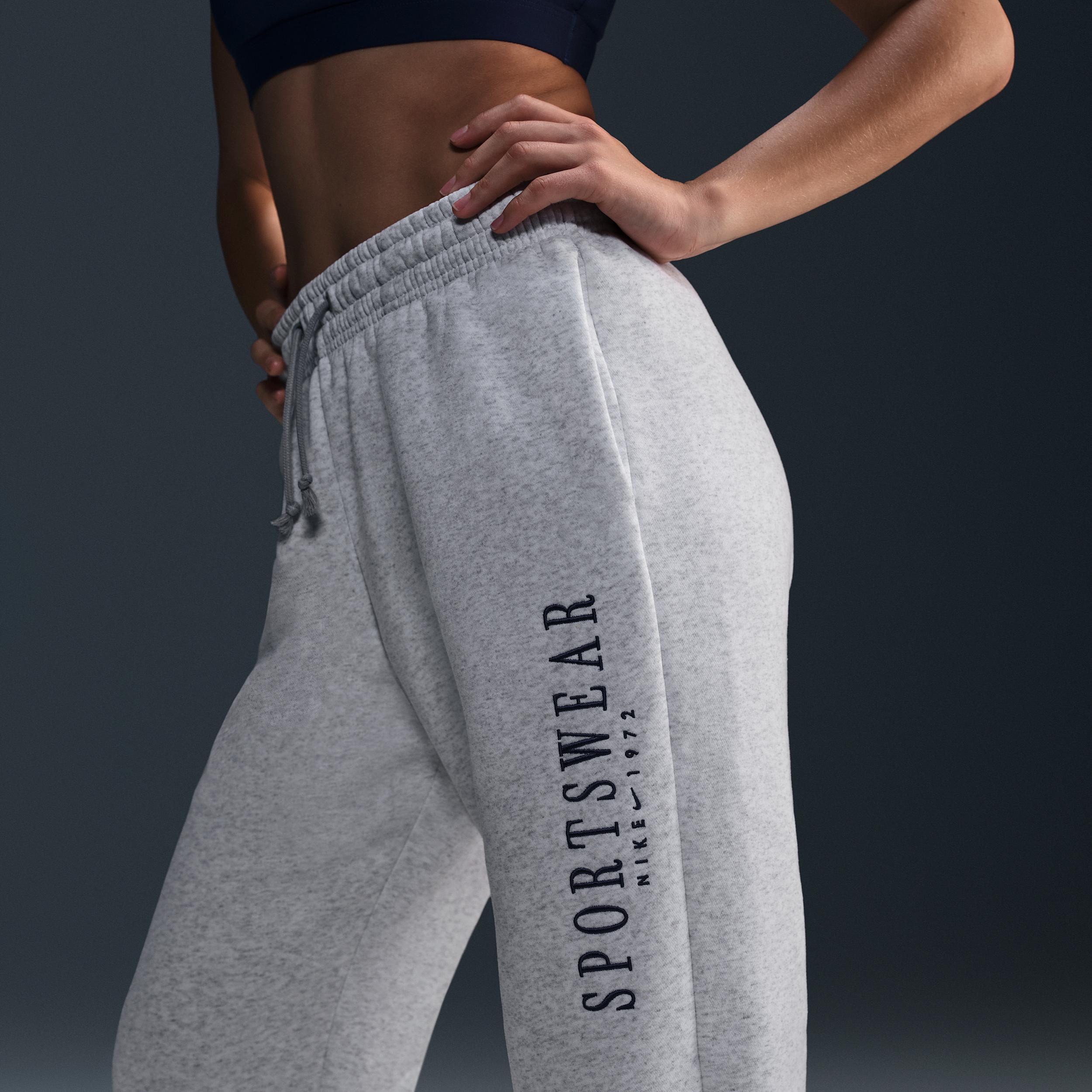 Women's Nike Sportswear Phoenix Fleece High-Waisted Oversized Sweatpants Product Image