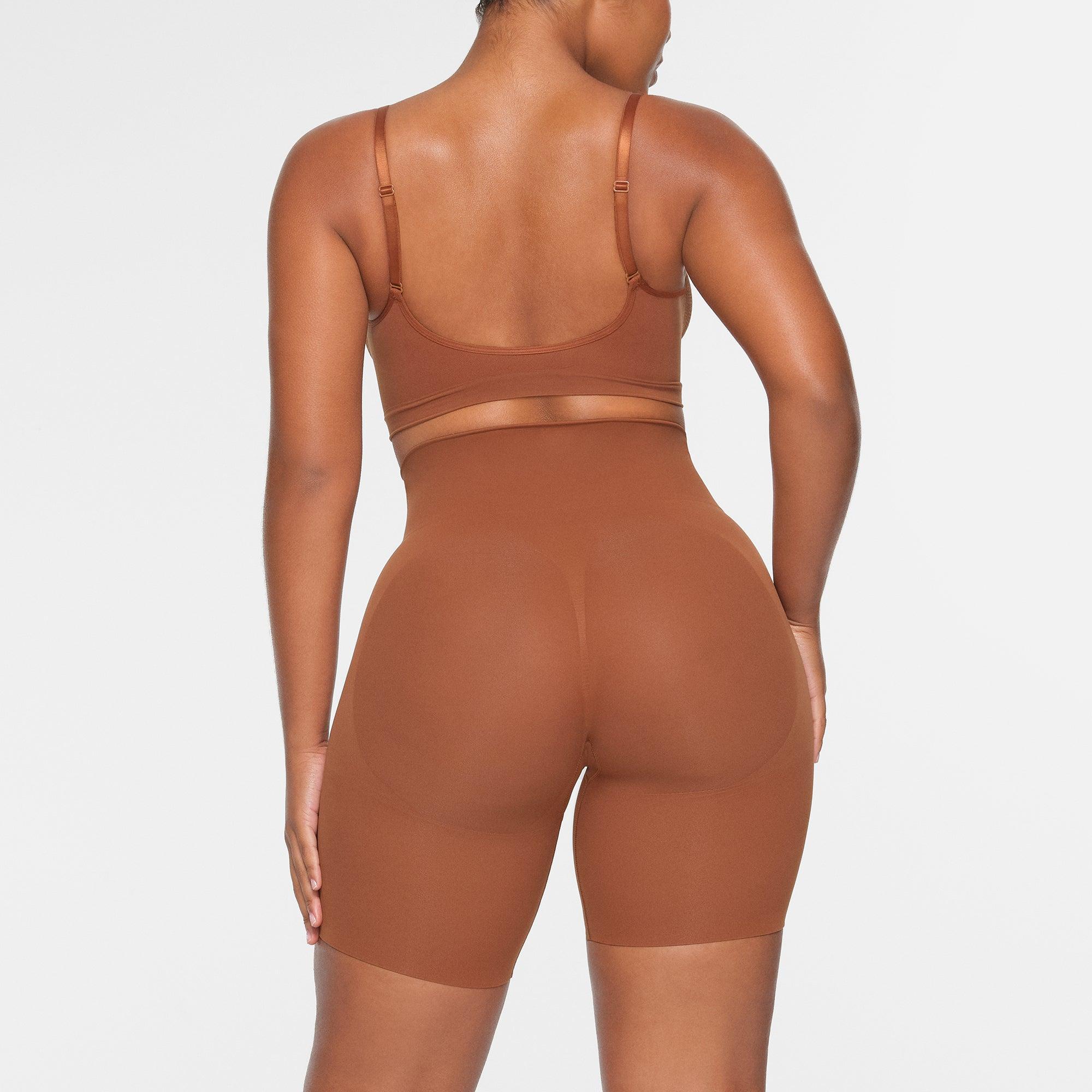 SEAMLESS SCULPT BUTT LIFTING SHORT | BRONZE Product Image