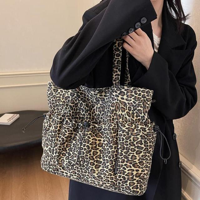 Leopard Print Drawstring Tote Bag Product Image