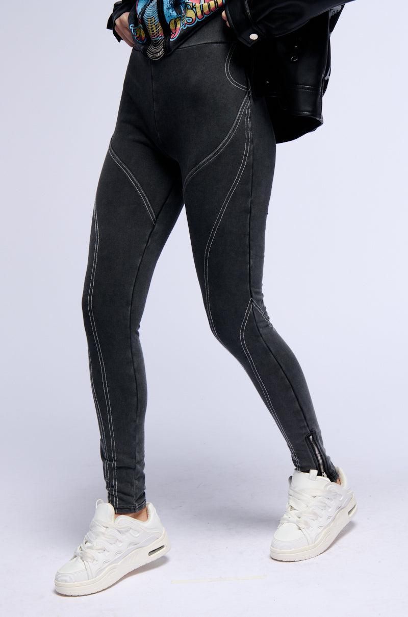 NIKKI CONTRAST LEGGING Product Image