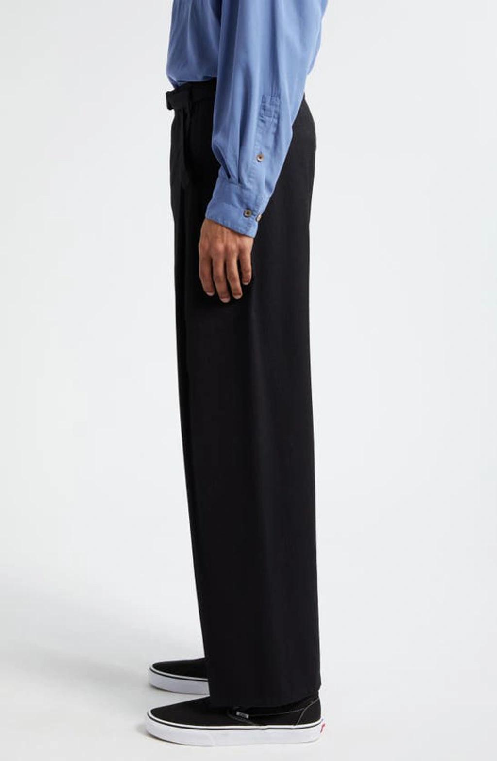 Easy Belted Pleated Pants In Black Product Image