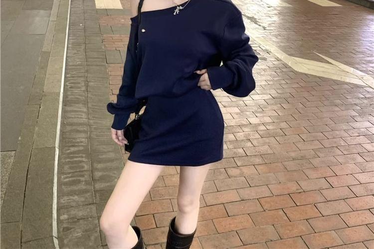 Off Shoulder Long Sleeve Plain Mini Sweatshirt Dress Product Image