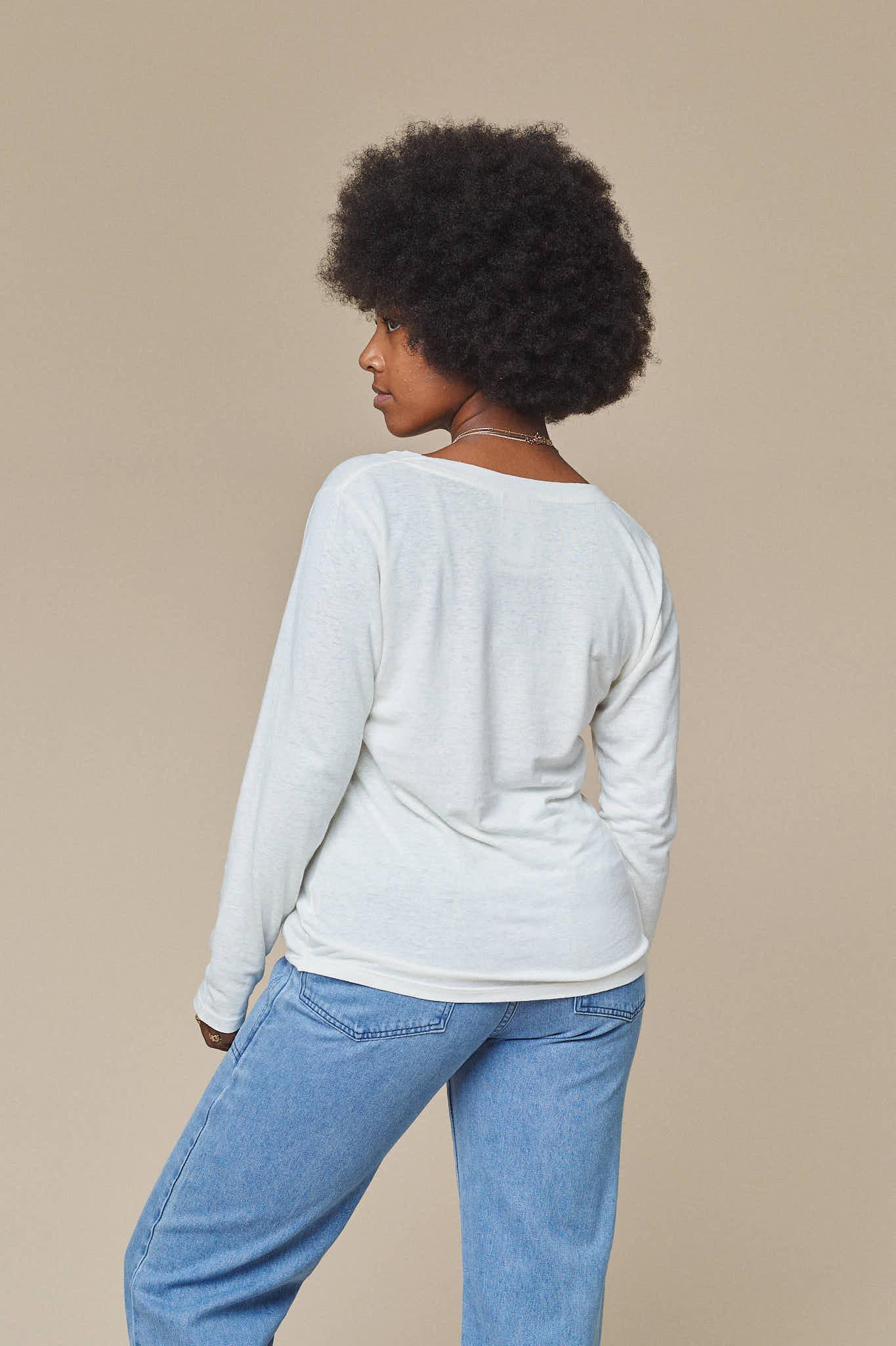 Finch Long Sleeve V-neck Female Product Image