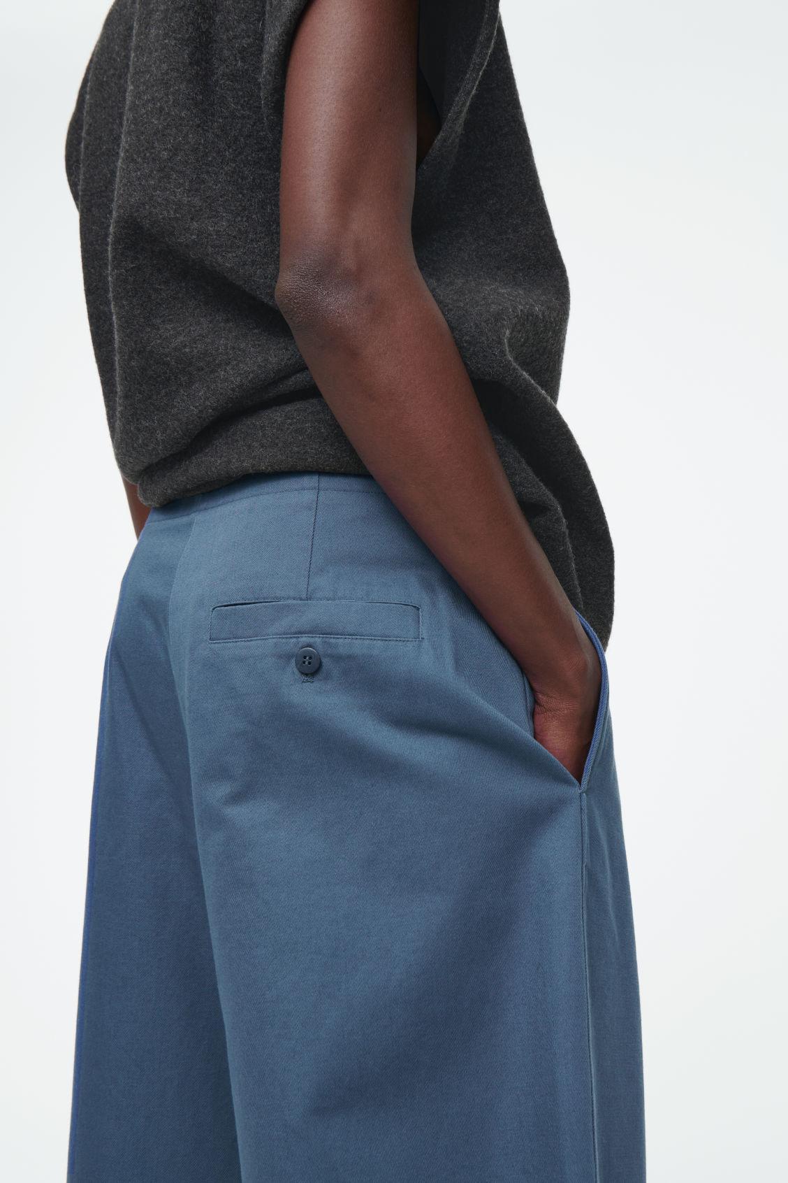 PLEATED BARREL-LEG CHINOS Product Image