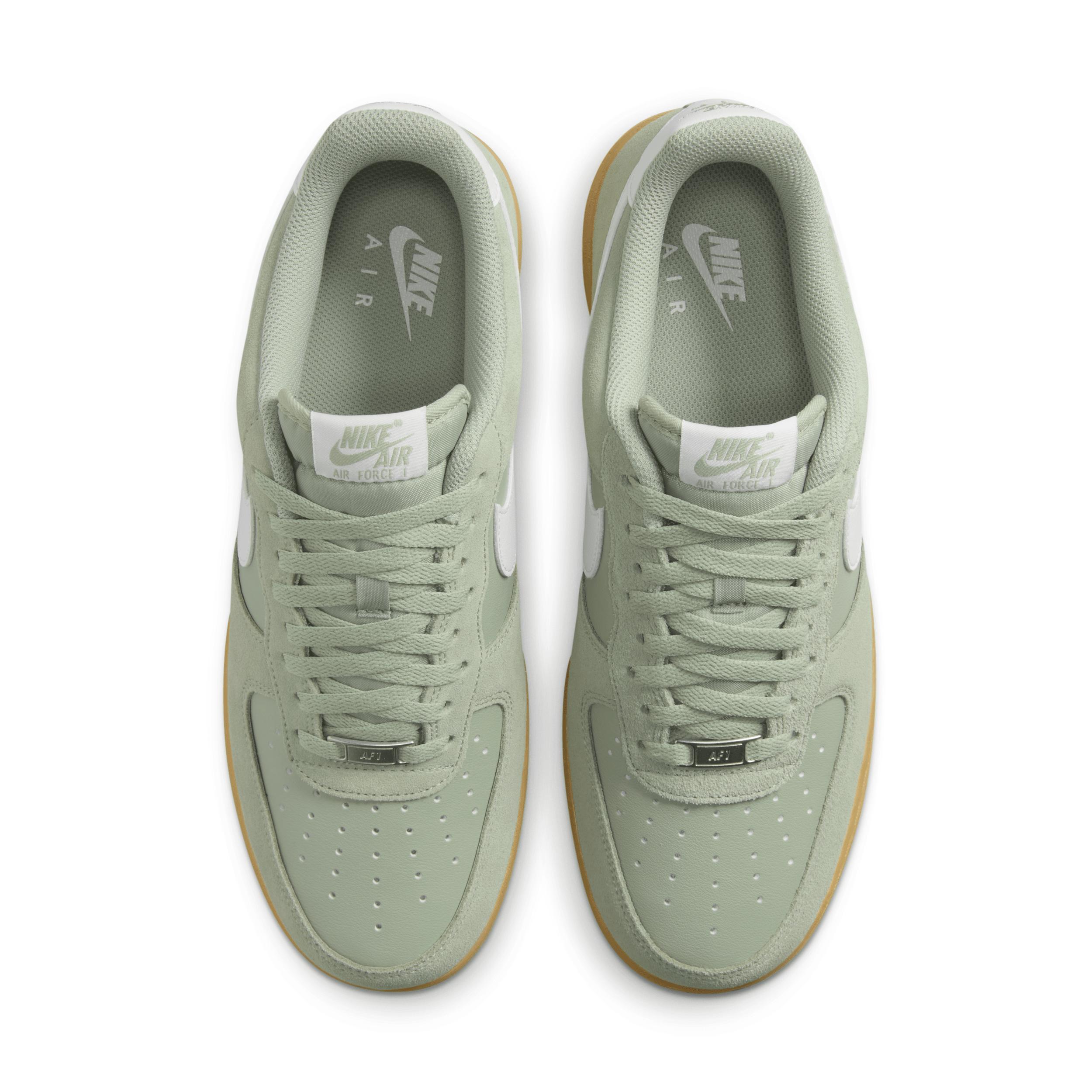 Nike Men's Air Force 1 '07 LV8 Shoes Product Image