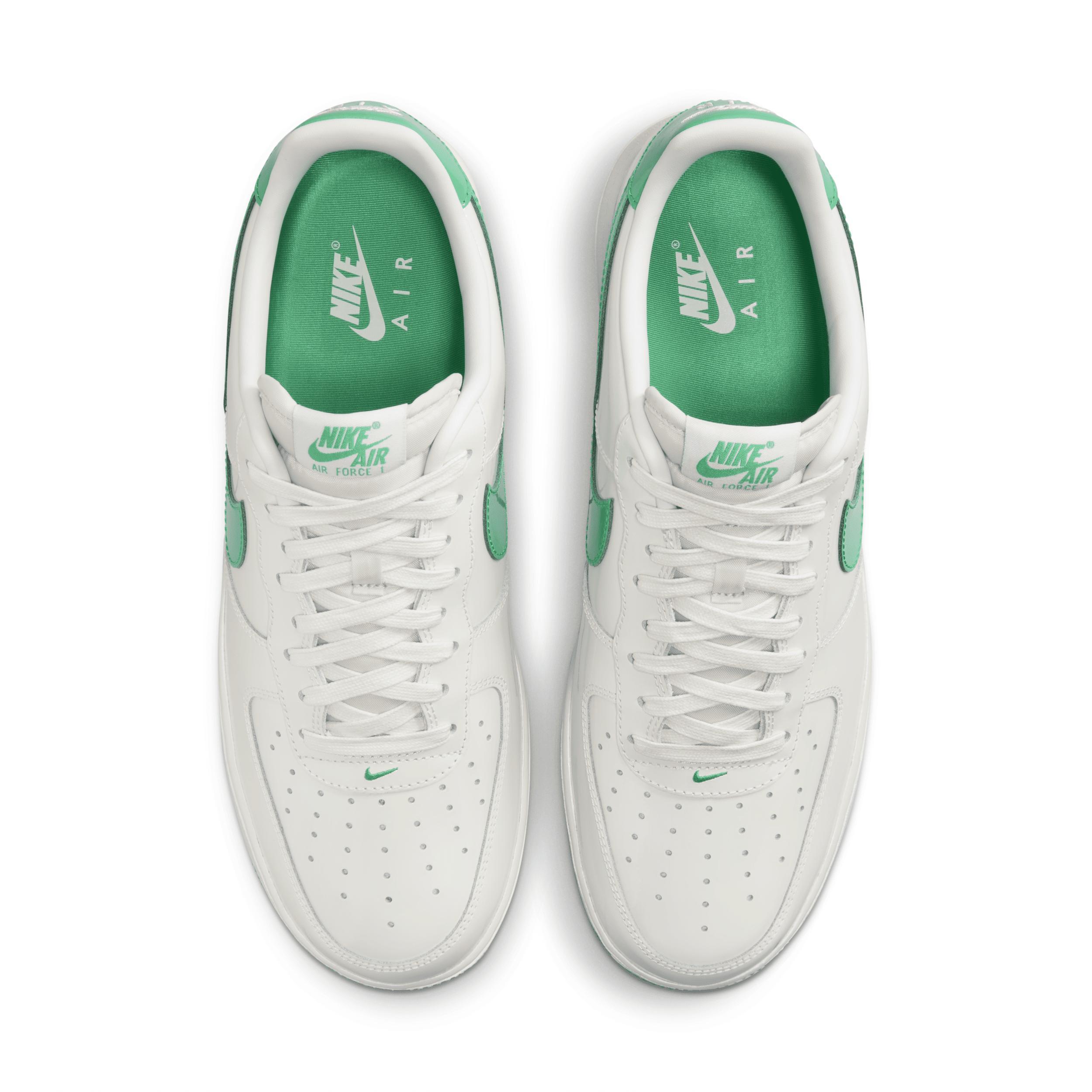 Nike Men's Air Force 1 '07 Premium Shoes Product Image