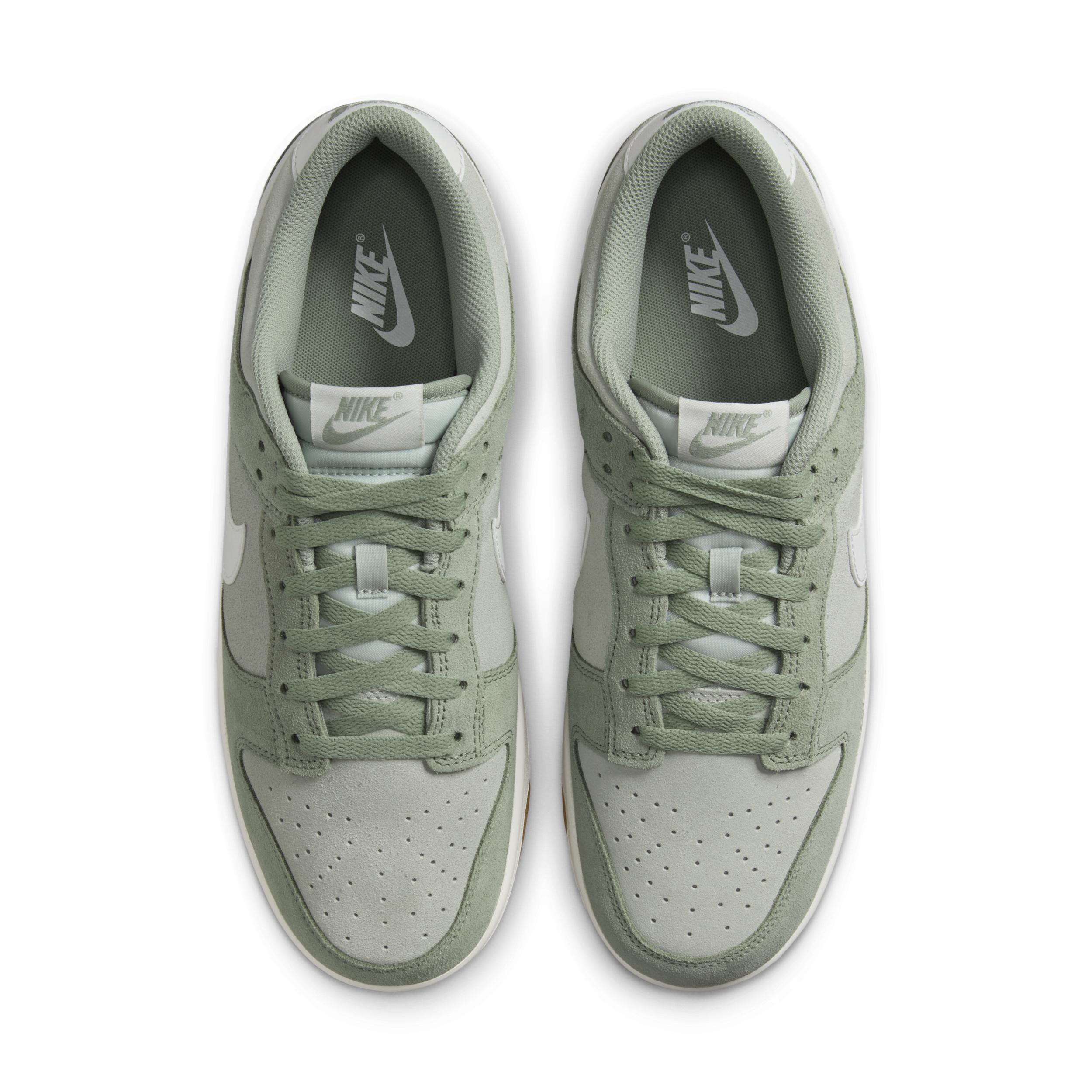 Nike Men's Dunk Low Retro SE Shoes Product Image