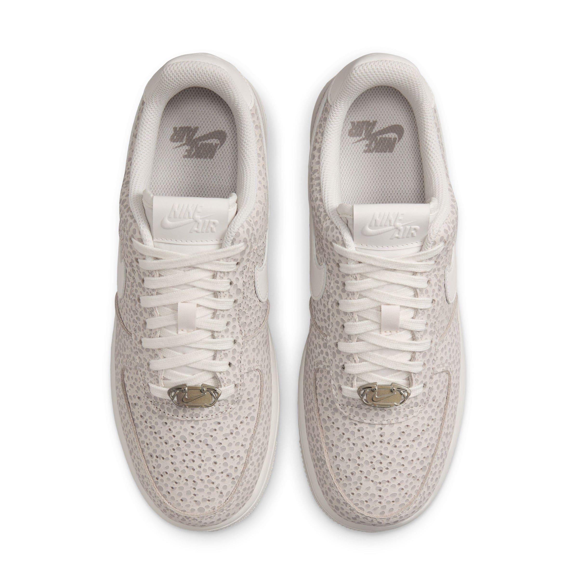 WOMEN'S AIR FORCE 1 '07 PRM Product Image