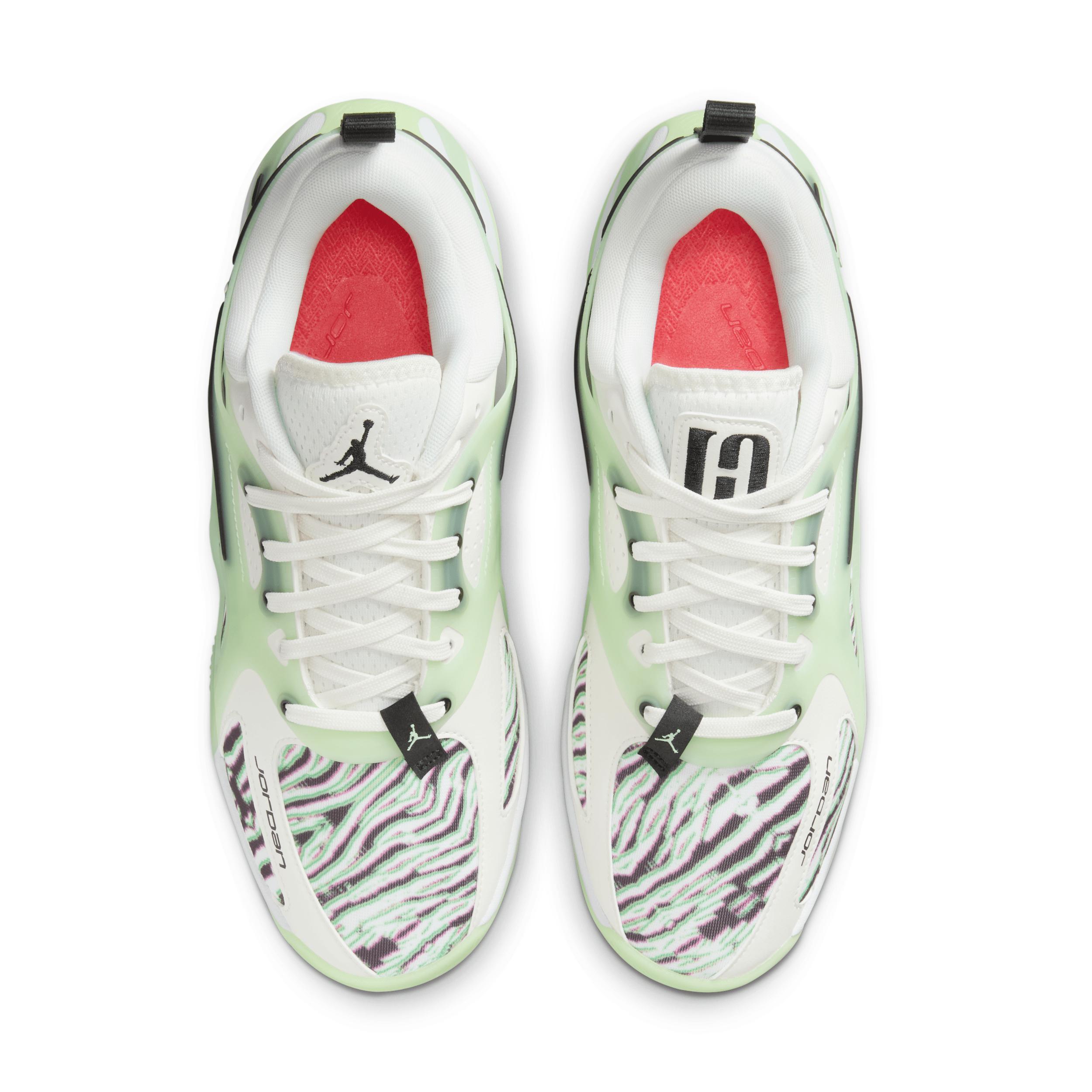 Women's Jordan Heir Series "Showstopper" Basketball Shoes Product Image