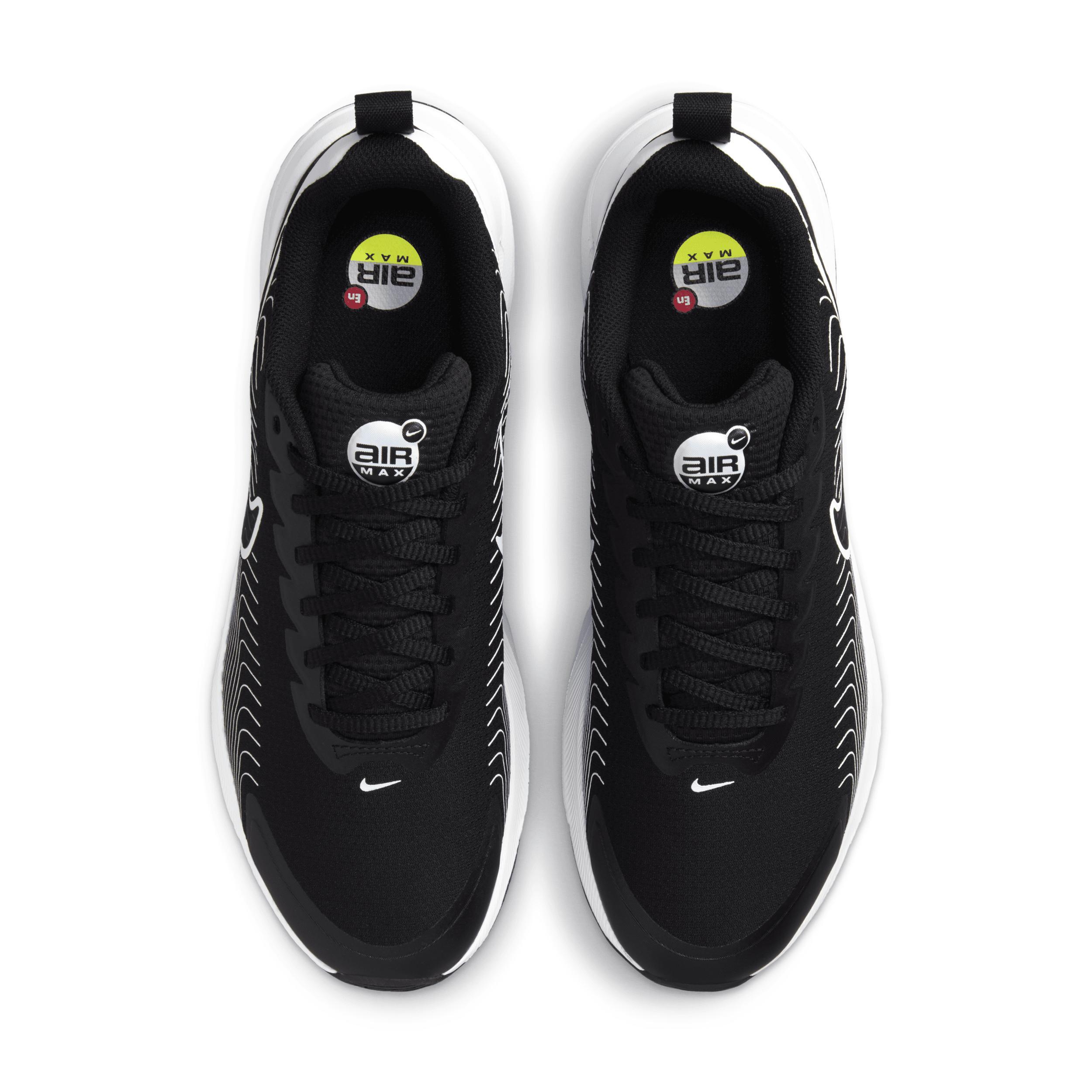 Nike Men's Air Max Nuaxis Shoes Product Image