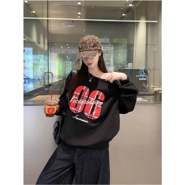 One Shoulder Numbering Lettering Print Pullover Product Image