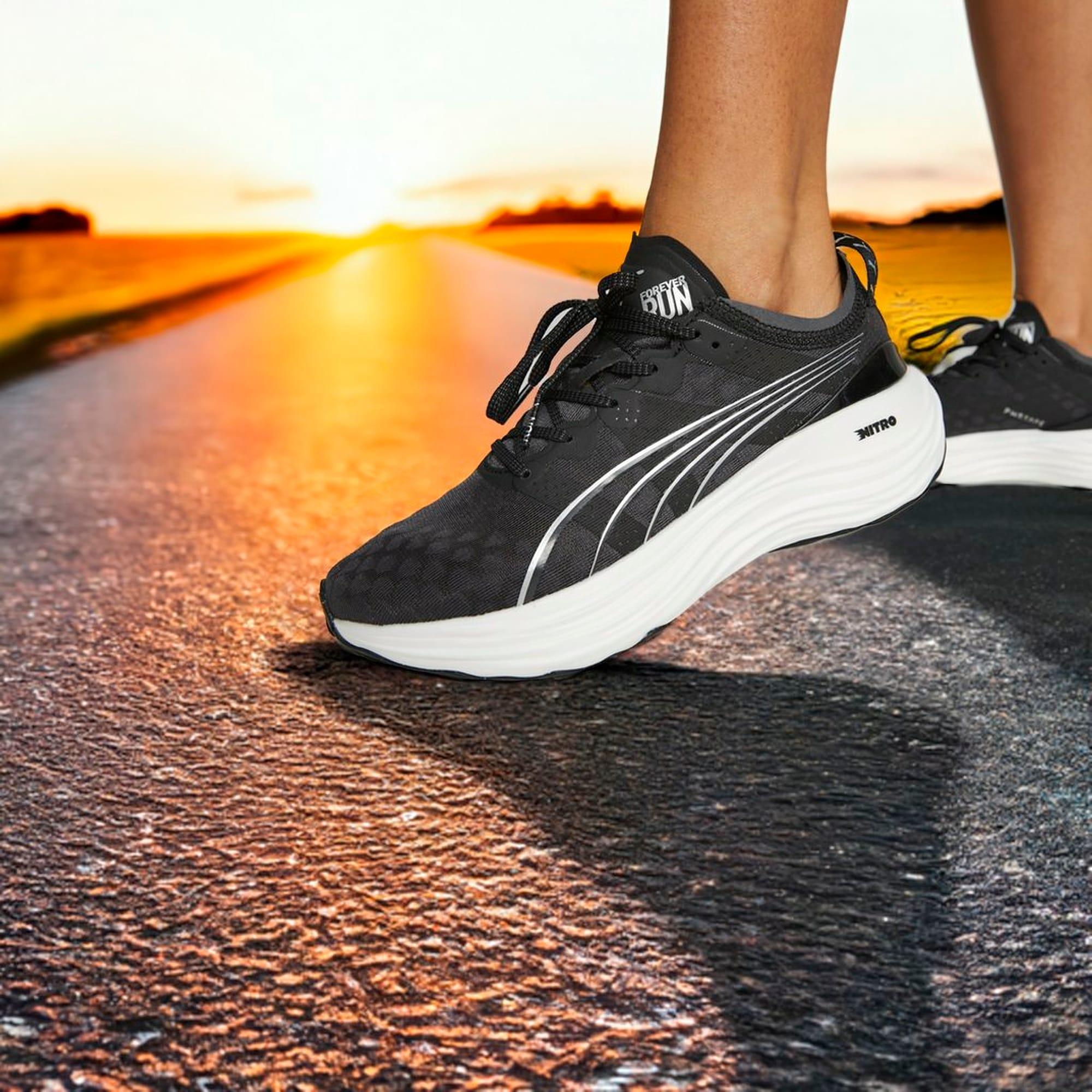 PUMA ForeverRUN NITROâ¢ Women's Running Shoes in Black/White Product Image