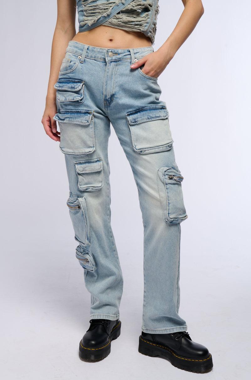 ALL OVER POCKET DETAIL RELAXED FIT JEANS Product Image