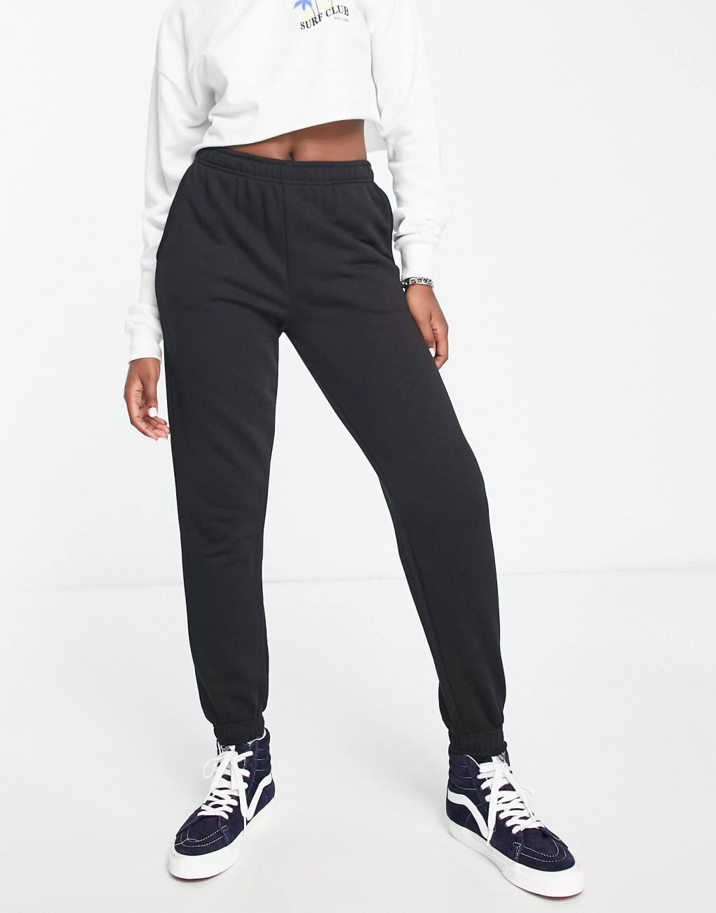 Pull&Bear jogger in black Product Image