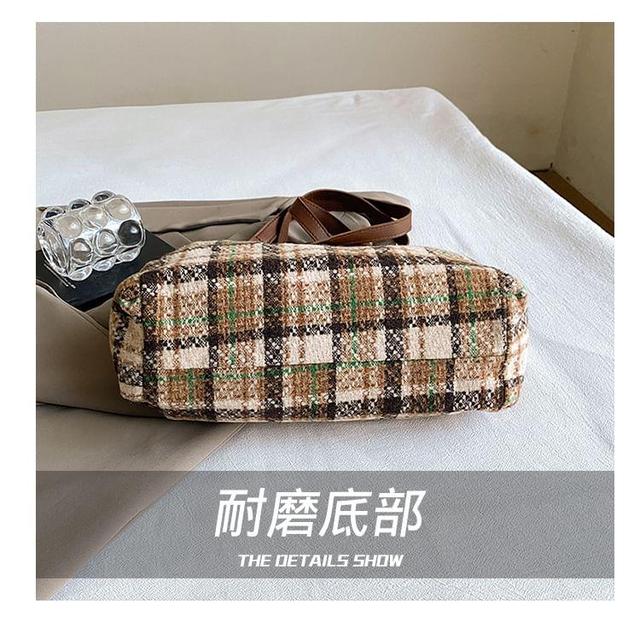 Plaid Tote Bag Product Image