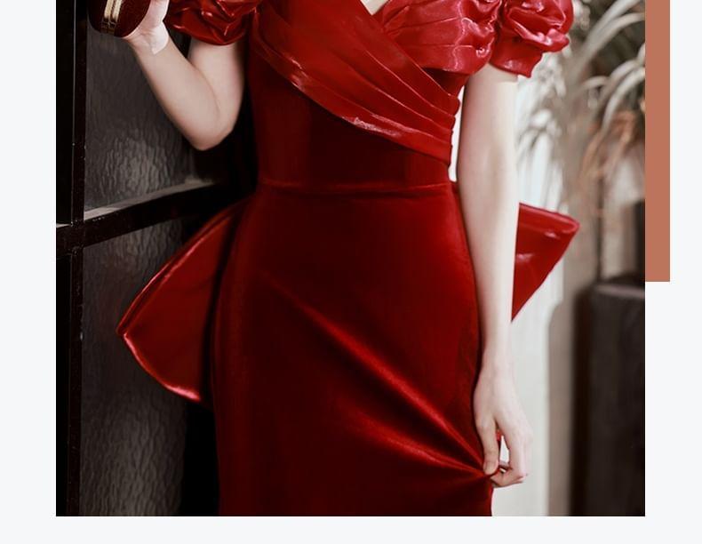 Off-Shoulder Shirred Bow Back Mermaid Evening Gown Product Image