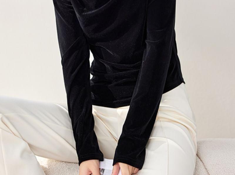 Long-Sleeve Asymmetrical Neck Faux Pearl Velvet Slim Fit Top Product Image