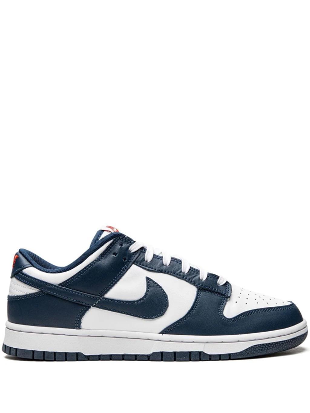 Dunk Low Retro Sneakers In White Product Image