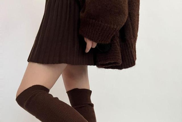 Ribbed Button Hem Knit Leg Warmers Product Image