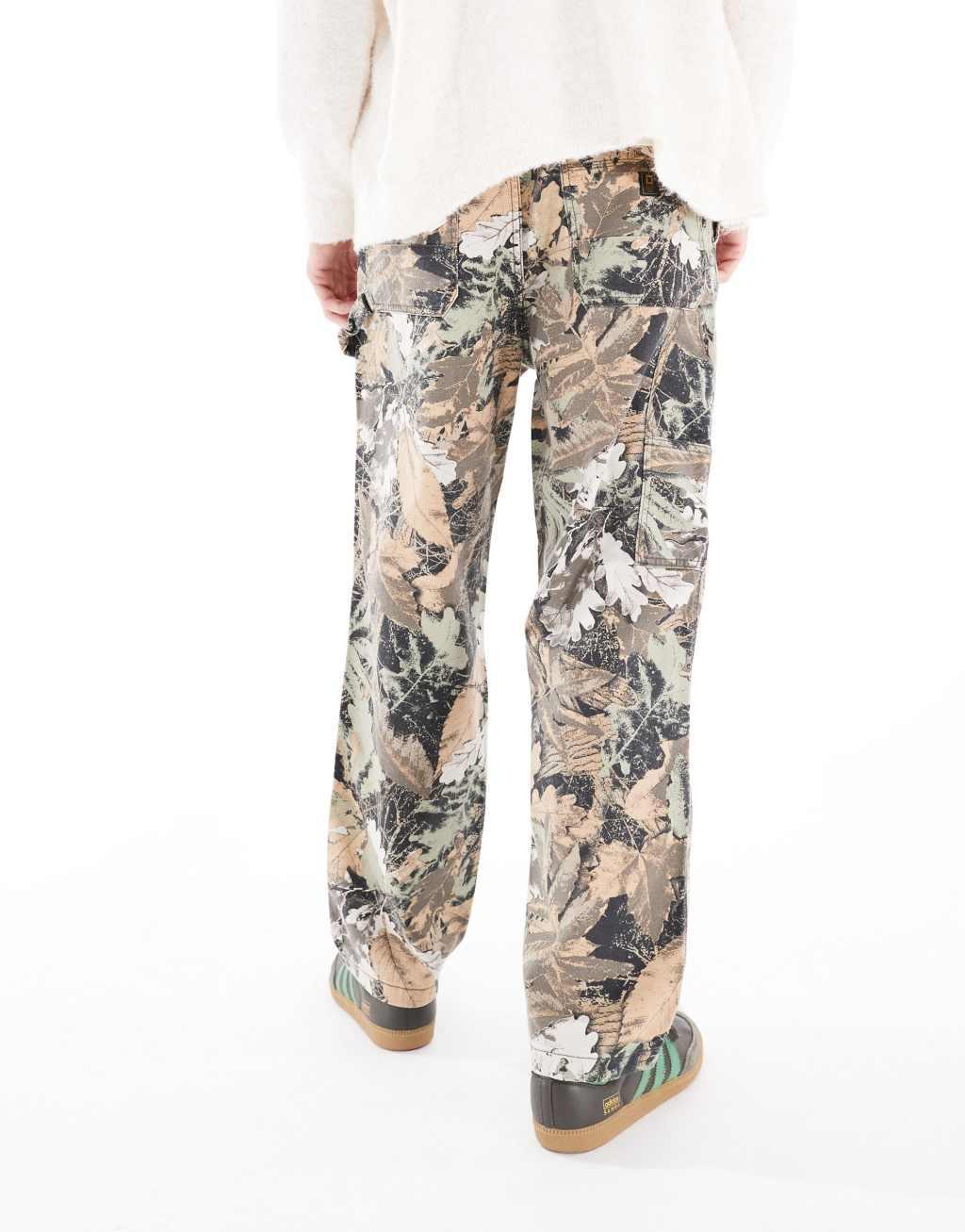 ONLY & SONS loose fit pants in beige leaf camo Product Image