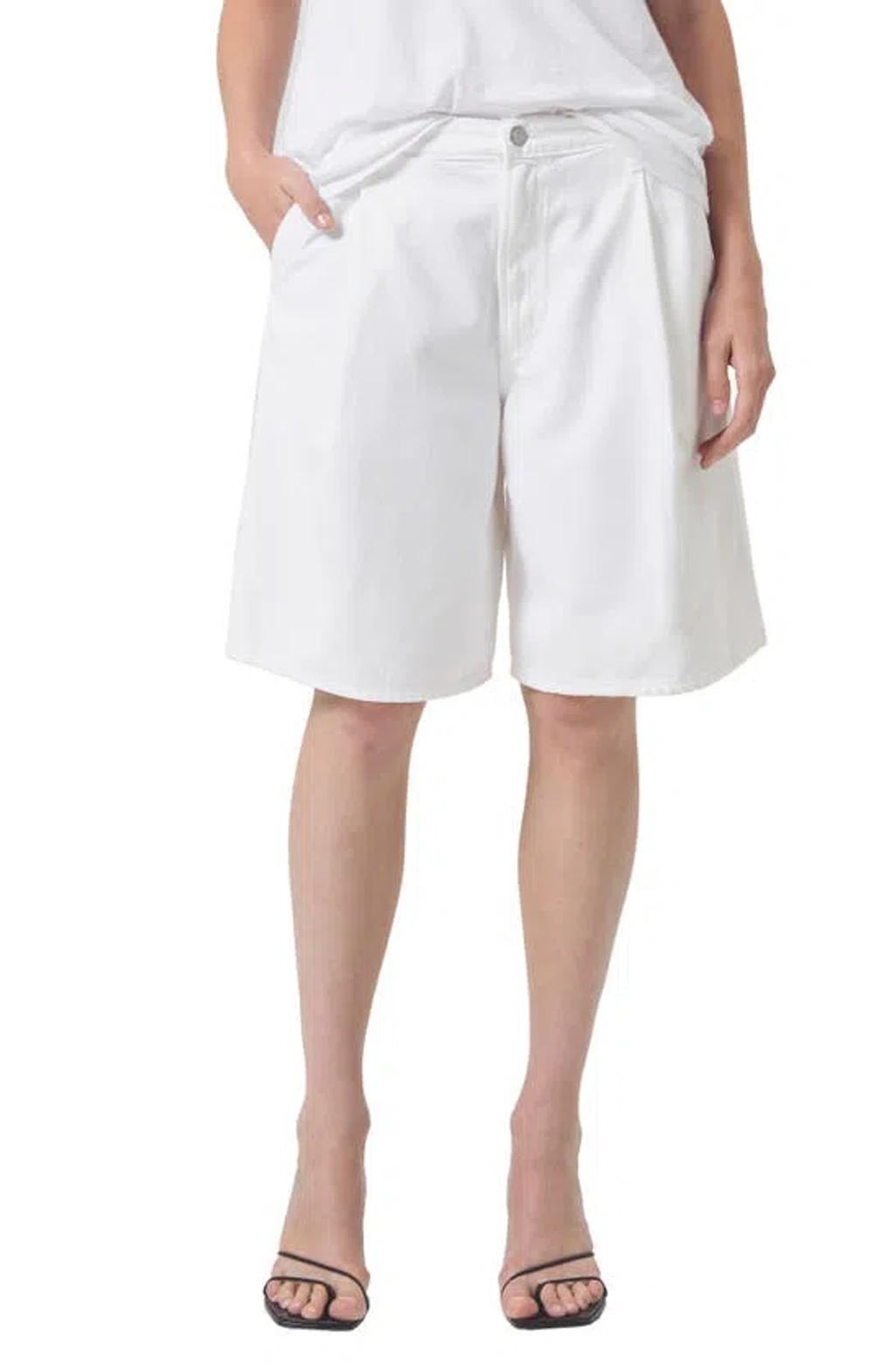 AGOLDE Ellis Pleated Organic Cotton Denim Shorts In Milkshake Product Image