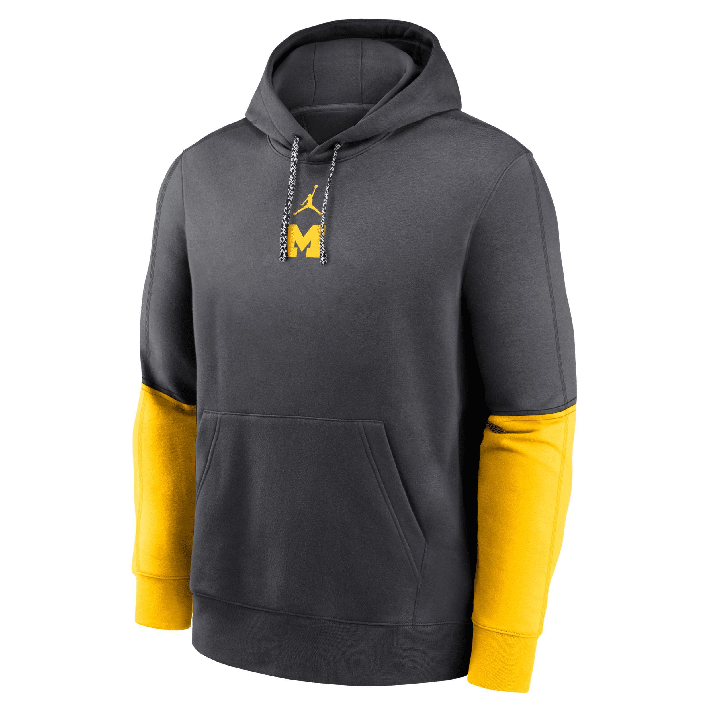 Michigan Wolverines Sideline Team Issue Club Nike Men's College Pullover Hoodie Product Image