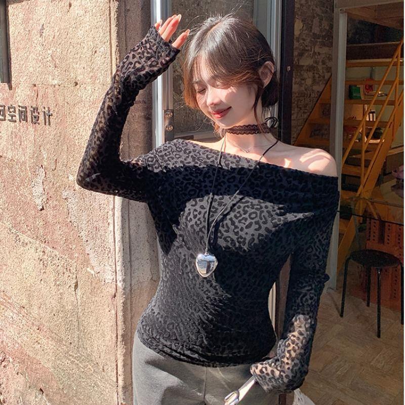 Long-Sleeve Off Shoulder Leopard Print Top Product Image