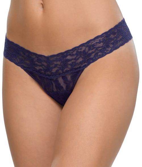 Signature Lace Low-Rise Thong Product Image