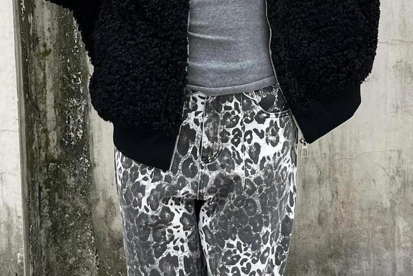 Mid Waist Leopard Print Washed Wide Leg Jeans Product Image