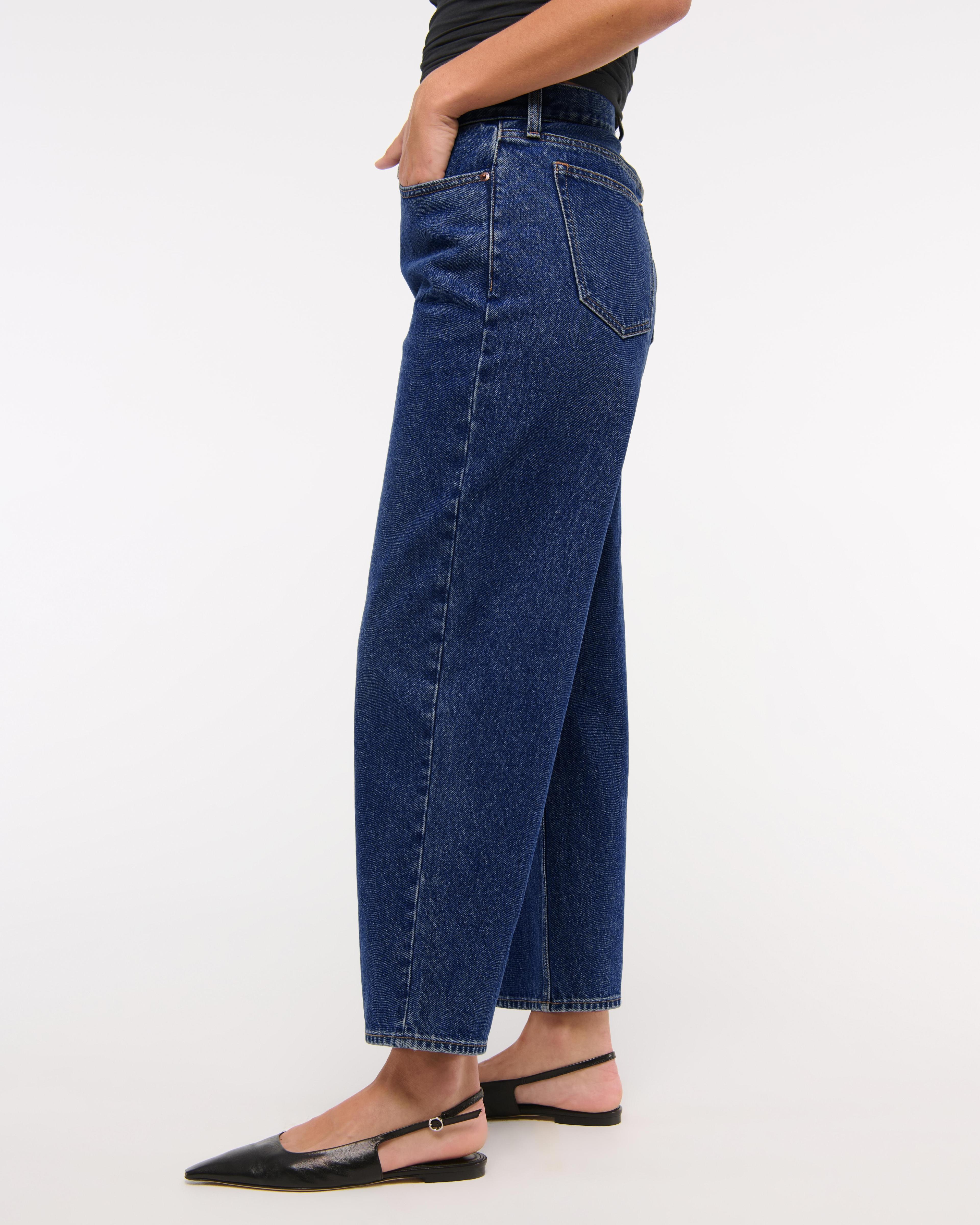 Curve Love Mid Rise Cropped Slouchy Jean Product Image