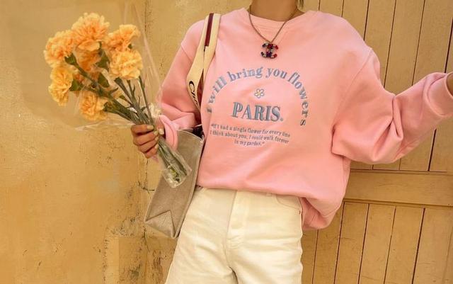 Round Neck Lettering Embroidered Sweatshirt / Elastic Waist Sweat Shorts Product Image