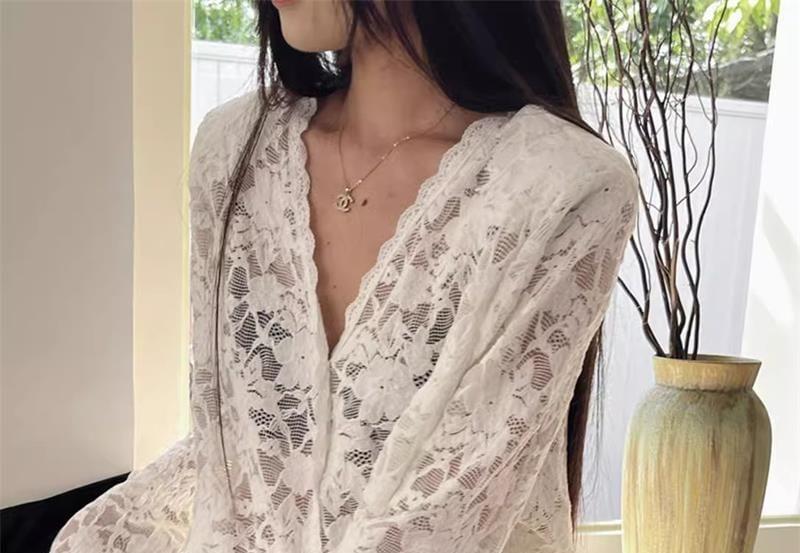 Long-Sleeve V-Neck Floral Lace Blouse Product Image