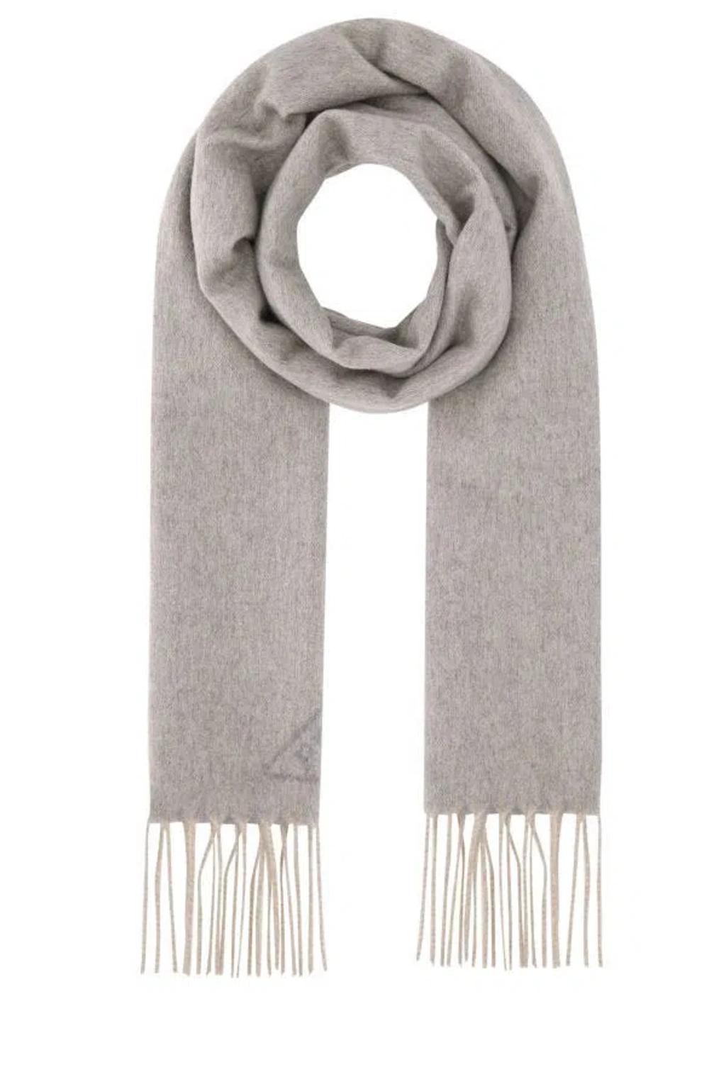 Woman Light Grey Cashmere Scarf In Gray Product Image