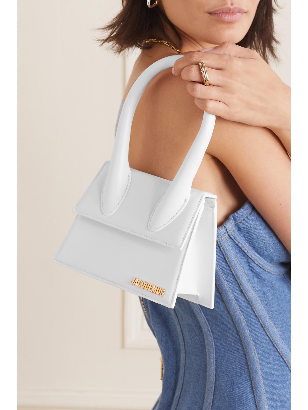 JACQUEMUS Chiquito Moyen Leather Handbag In White Product Image