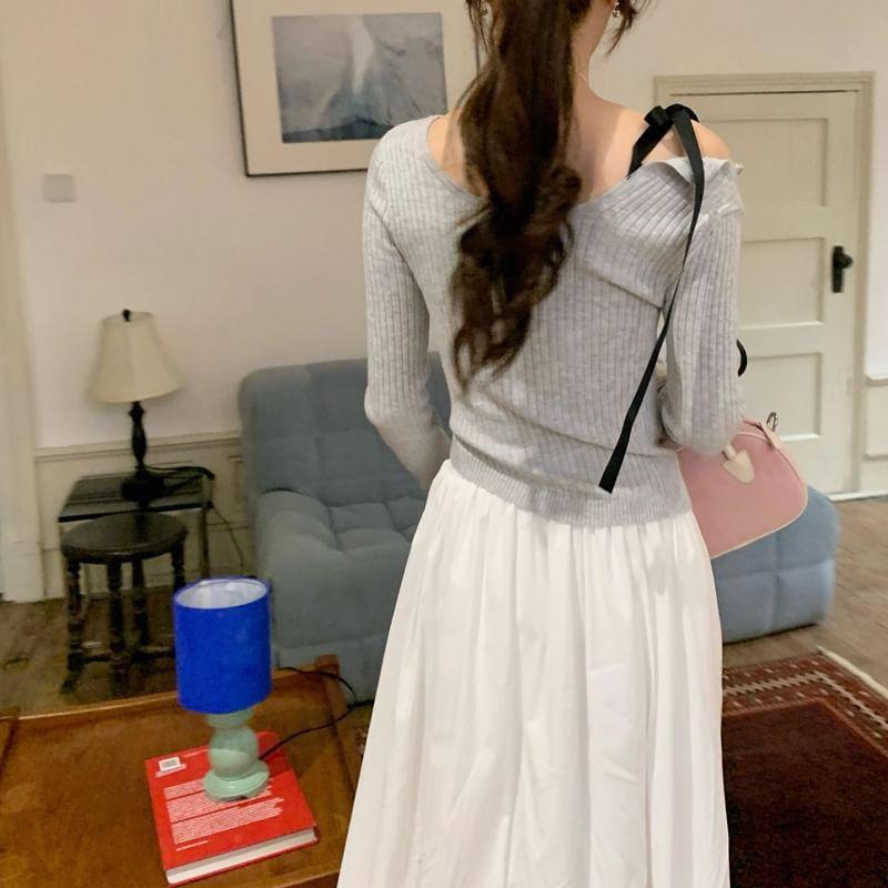 Long-Sleeve Cold Shoulder Plain Asymmetrical Slim Fit Knit Top / High Rise Maxi A-Line Skirt Product Image