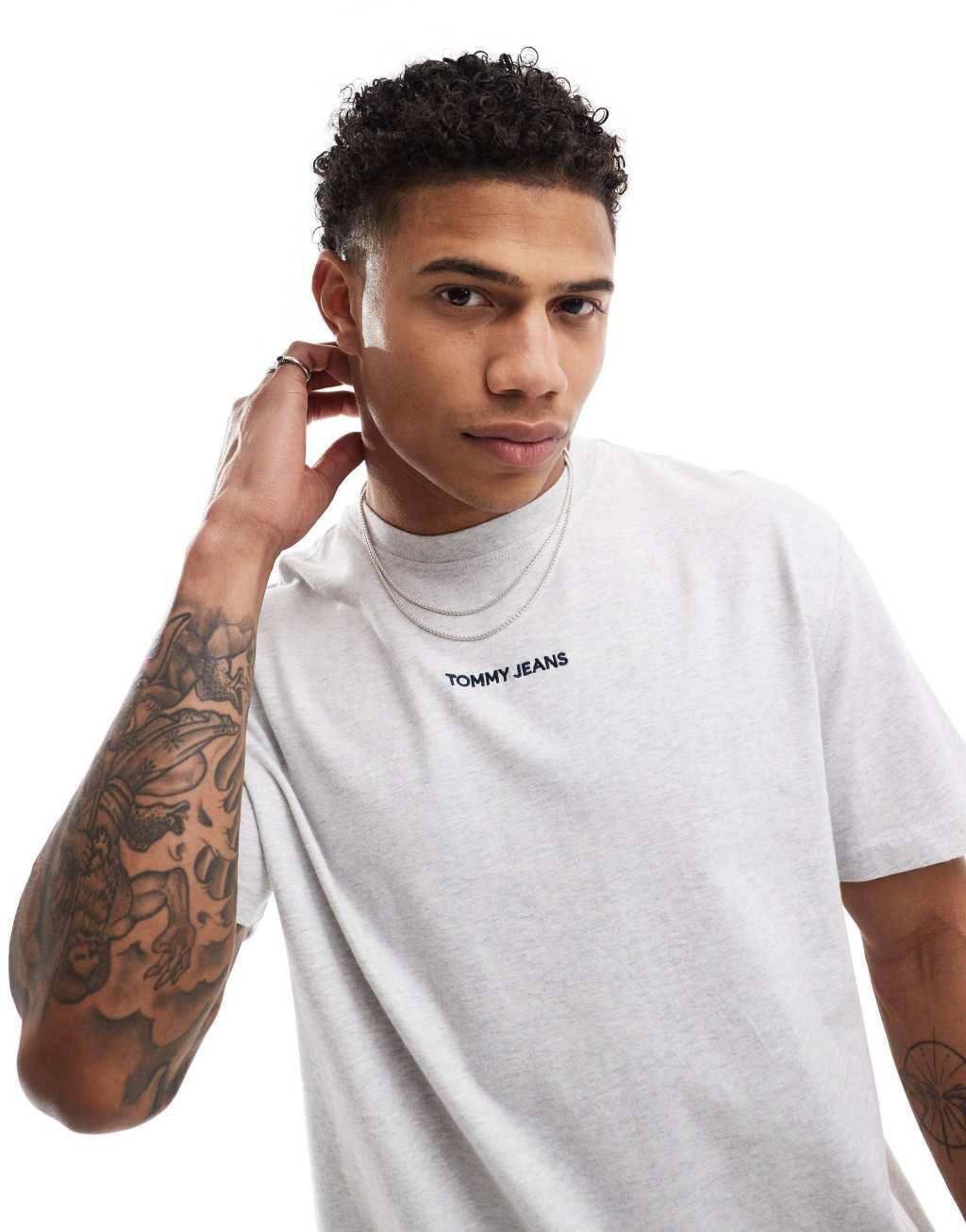 Tommy Jeans small logo T-shirt in gray Product Image